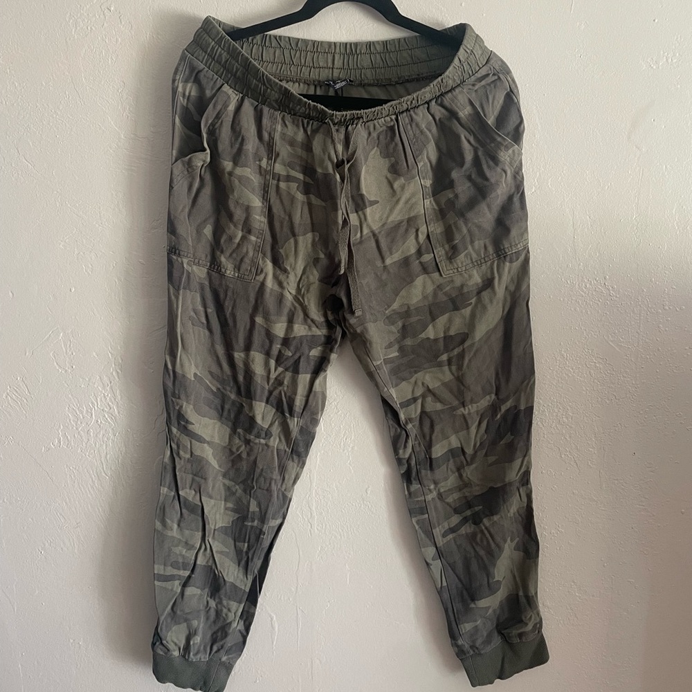 Splendid Camo Joggers